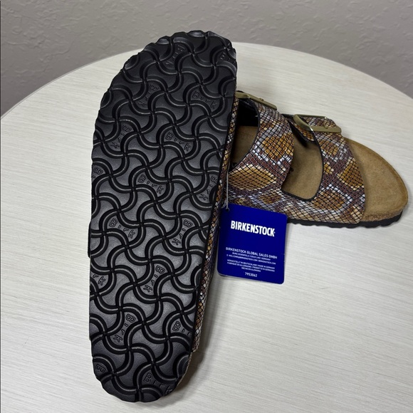 Birkenstock Arizona sandals in the "Brown Python" colorway.NWT Size 8-8.5 Women - Picture 8 of 9